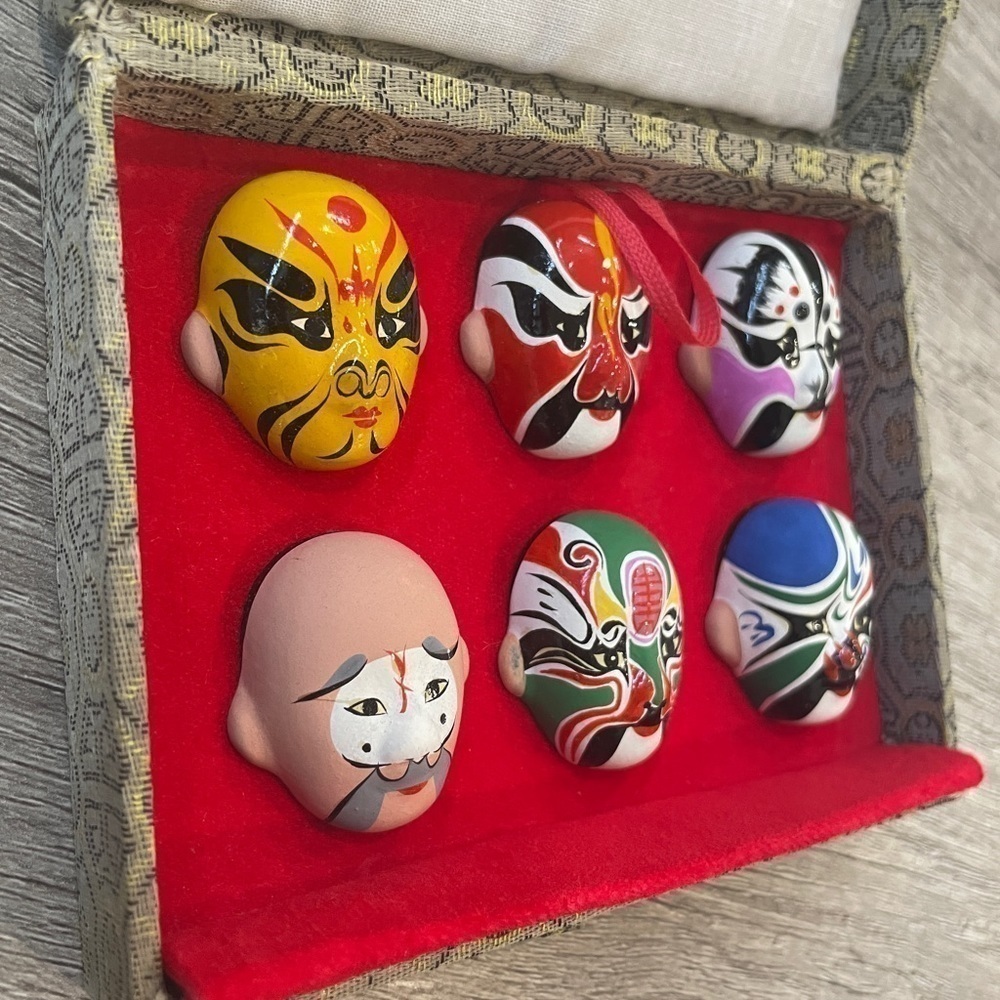 Kabuki Opera Japanese Ceramic Masks in box - Picture 3 of 6